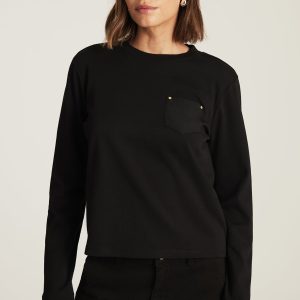 ONE POCKET LONG SLEEVE T-SHIRT IN BLACK