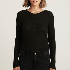 EDITION LONG SLEEVE HENLEY T-SHIRT IN BLACK